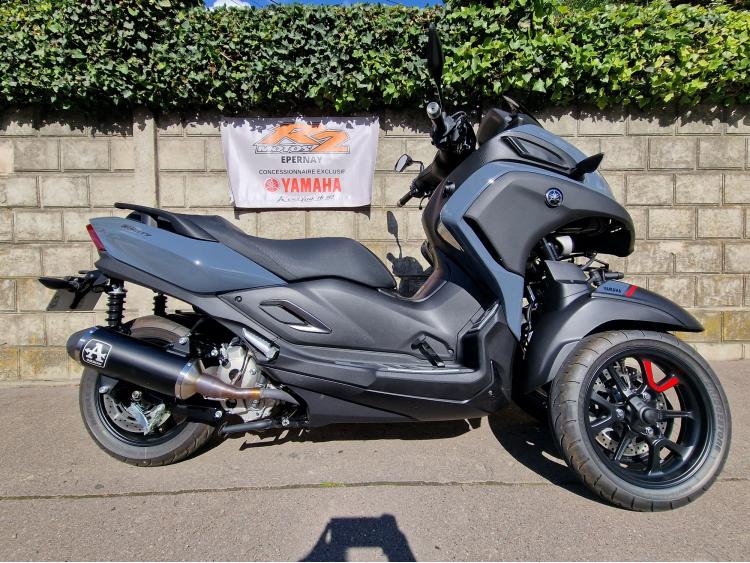 YAMAHA TRICITY 300