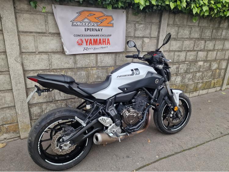 YAMAHA MT-07 (47.5CV)